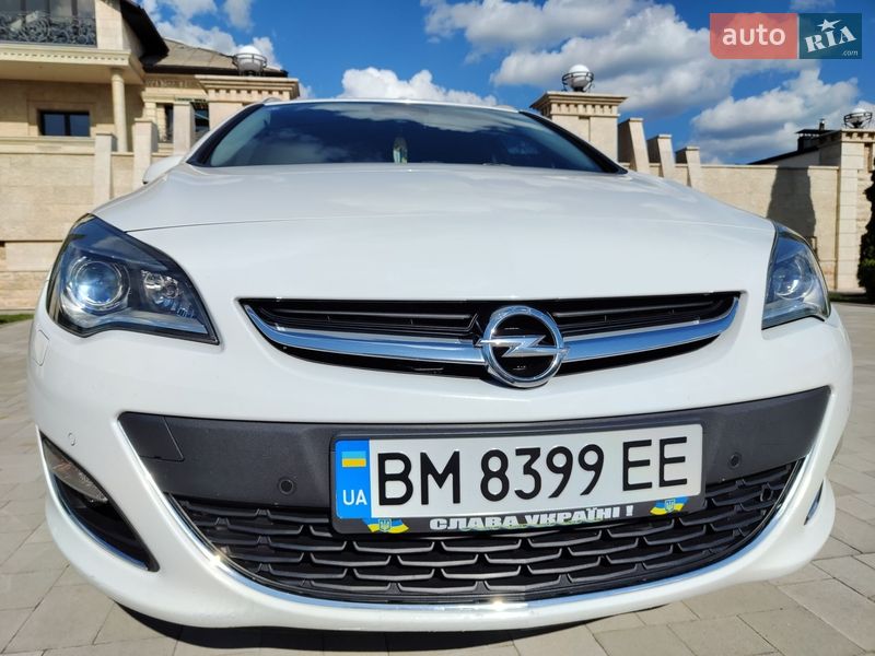 Універсал Opel Astra 2014 в Сумах
