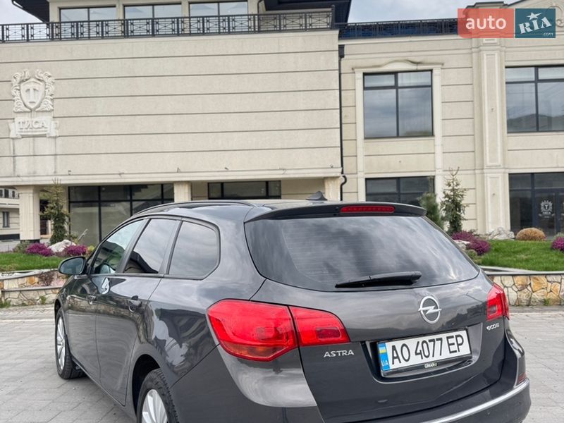 Універсал Opel Astra 2013 в Хусті фото 3 Універсал Opel Astra 2013 в Хусті
