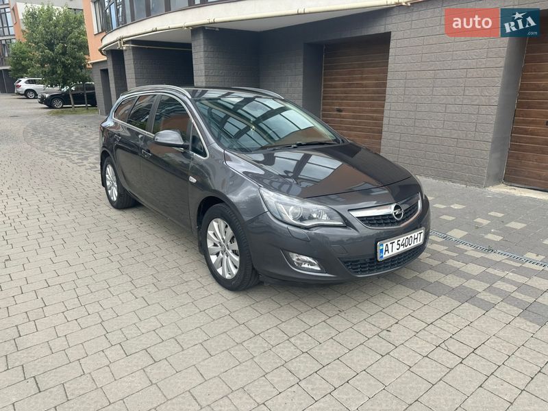 Opel Astra 2011