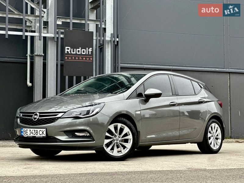 Хэтчбек Opel Astra 2018 в Киеве