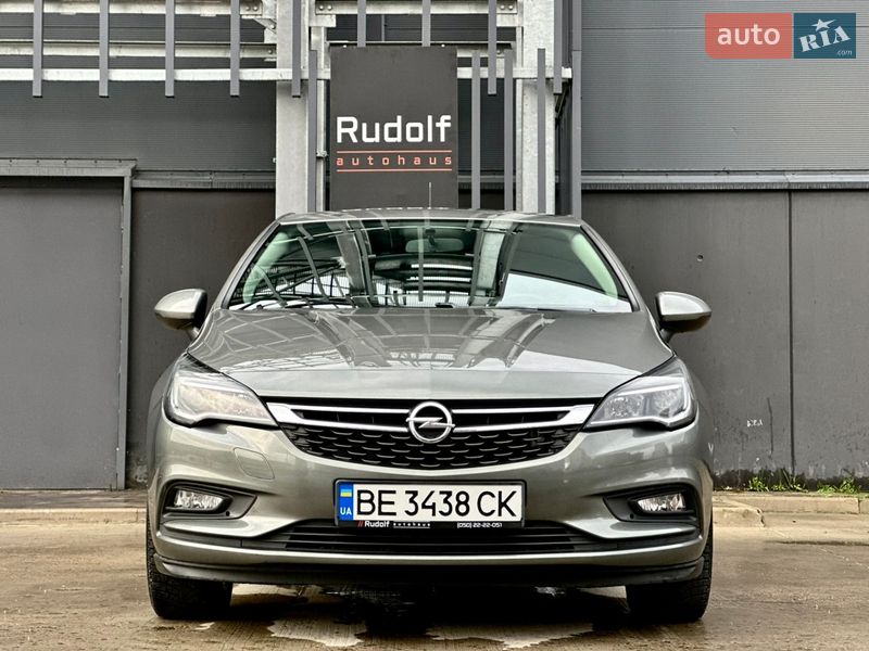 Хэтчбек Opel Astra 2018 в Киеве