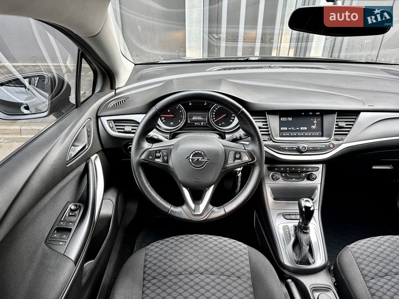 Хэтчбек Opel Astra 2018 в Киеве