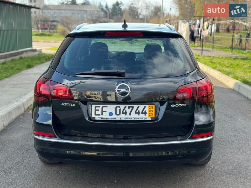 Универсал Opel Astra 2015 в Умани