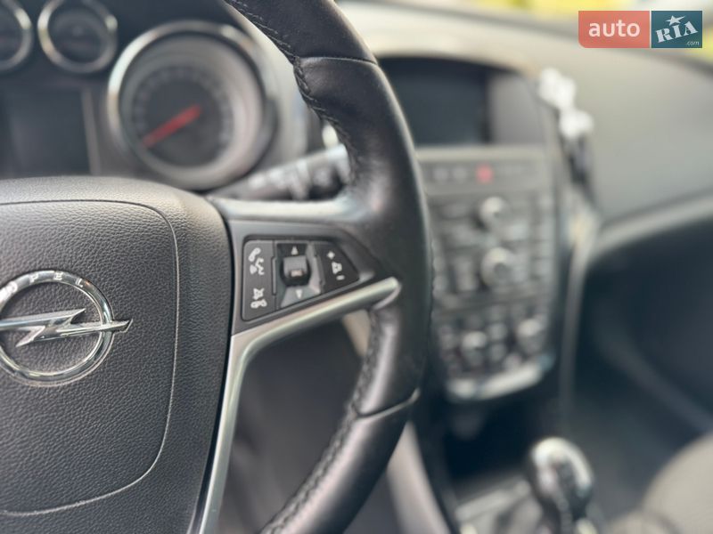 Универсал Opel Astra 2015 в Умани