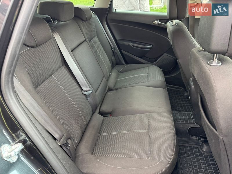 Универсал Opel Astra 2015 в Умани