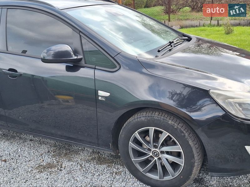 Opel Astra 2012