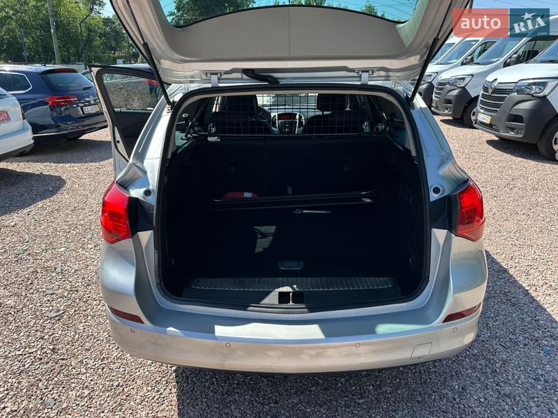 Универсал Opel Astra 2011 в Ровно фото 23 Универсал Opel Astra 2011 в Ровно