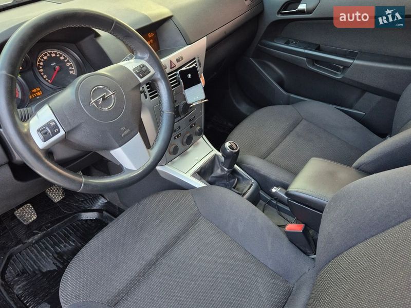 Седан Opel Astra 2011 в Харкові