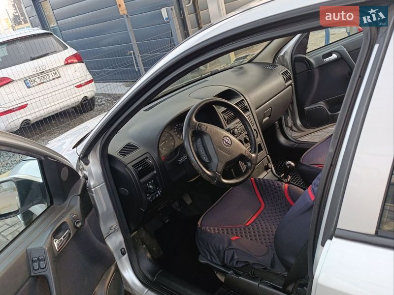 Хэтчбек Opel Astra 2001 в Ровно