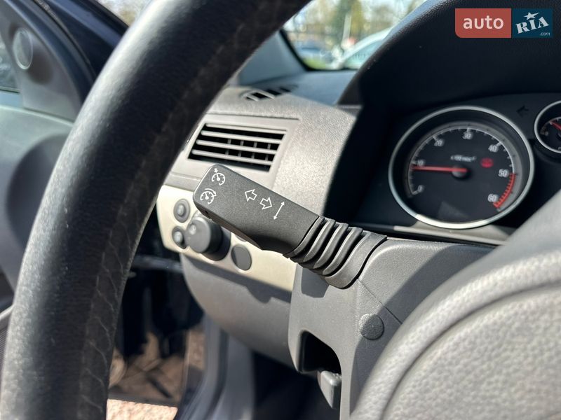 Універсал Opel Astra 2008 в Рівному
