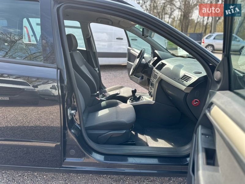 Універсал Opel Astra 2008 в Рівному