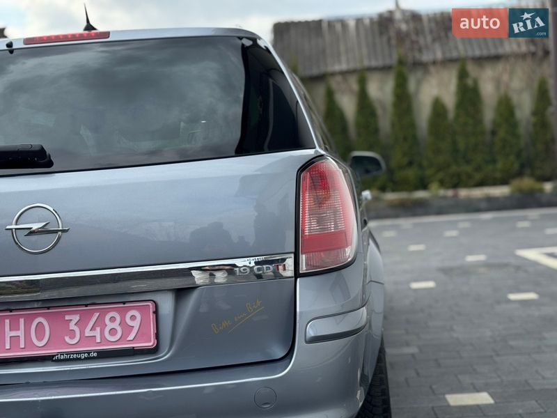 Универсал Opel Astra 2009 в Дубно