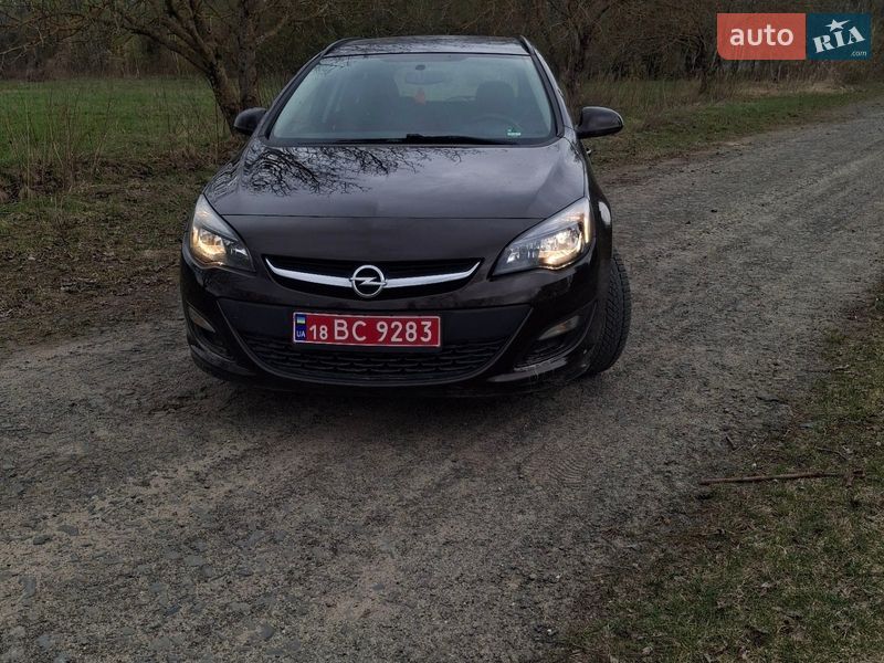 Універсал Opel Astra 2012 в Мізочі
