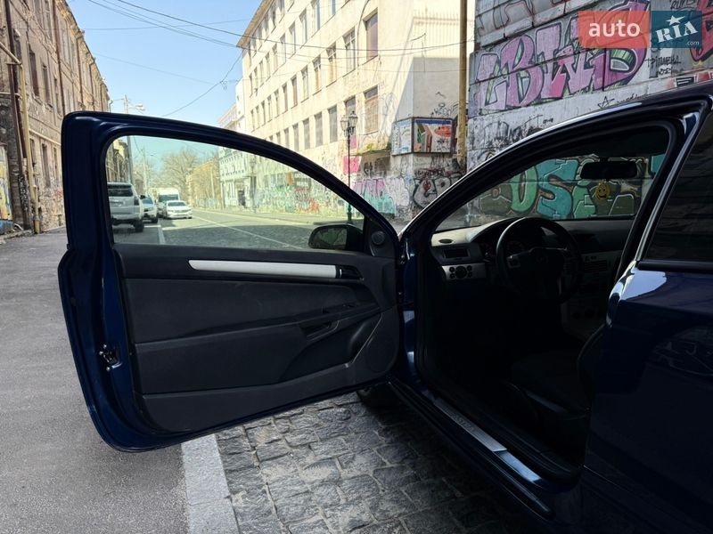 Купе Opel Astra 2008 в Одессе