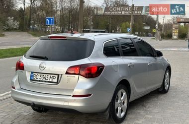 Універсал Opel Astra 2012 в Львові