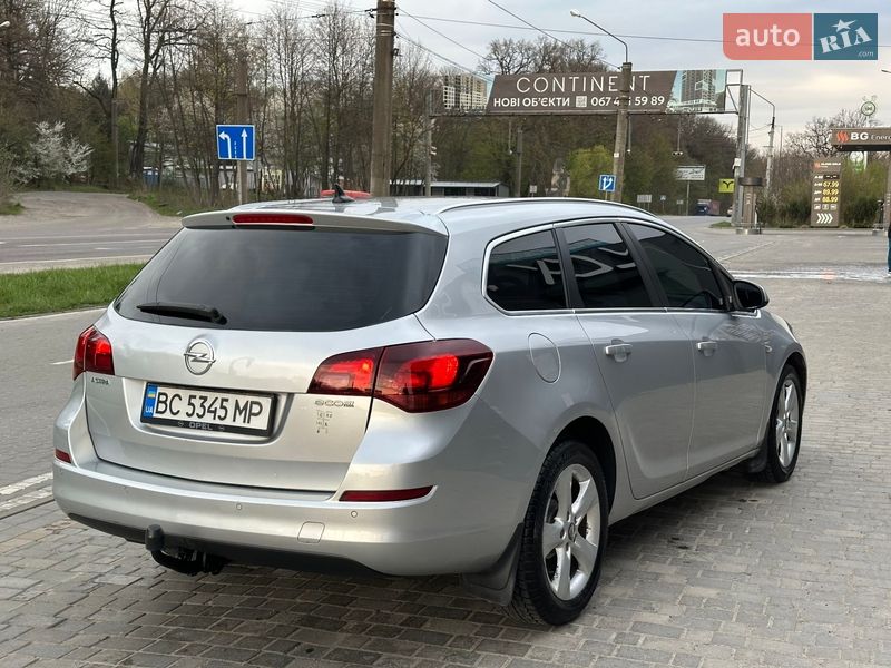 Opel Astra 2012