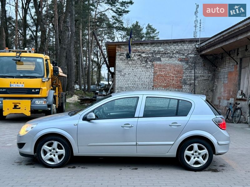 Хетчбек Opel Astra 2008 в Луцьку
