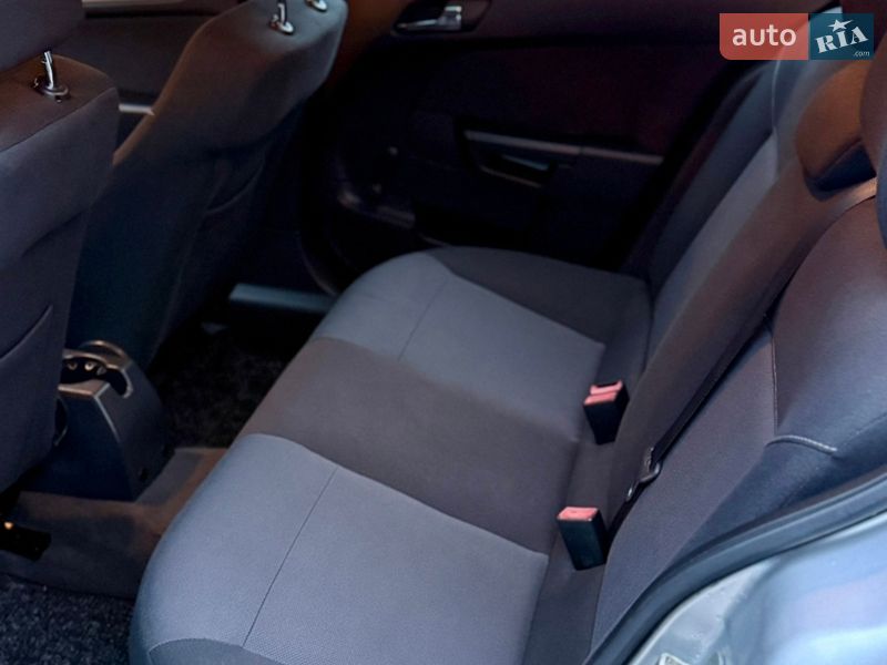 Хетчбек Opel Astra 2008 в Луцьку