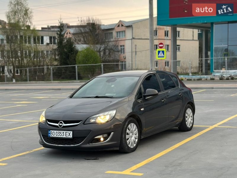 Opel Astra 2012