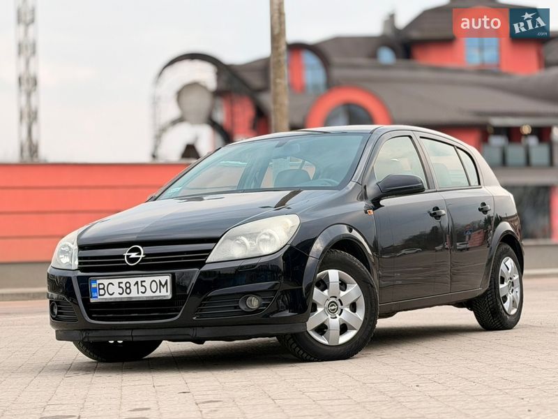 Хэтчбек Opel Astra 2004 в Дрогобыче