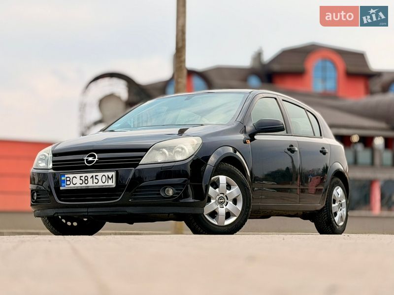 Хэтчбек Opel Astra 2004 в Дрогобыче