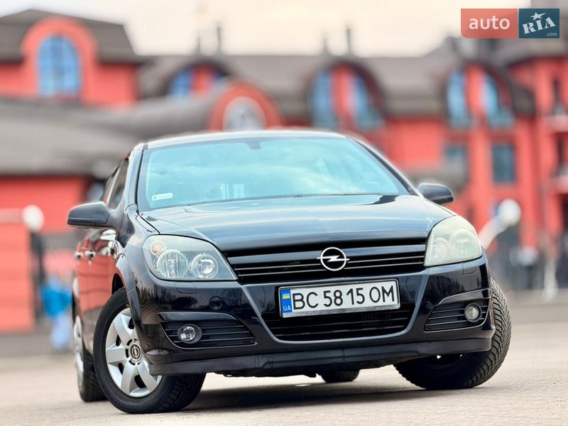 Хэтчбек Opel Astra 2004 в Дрогобыче
