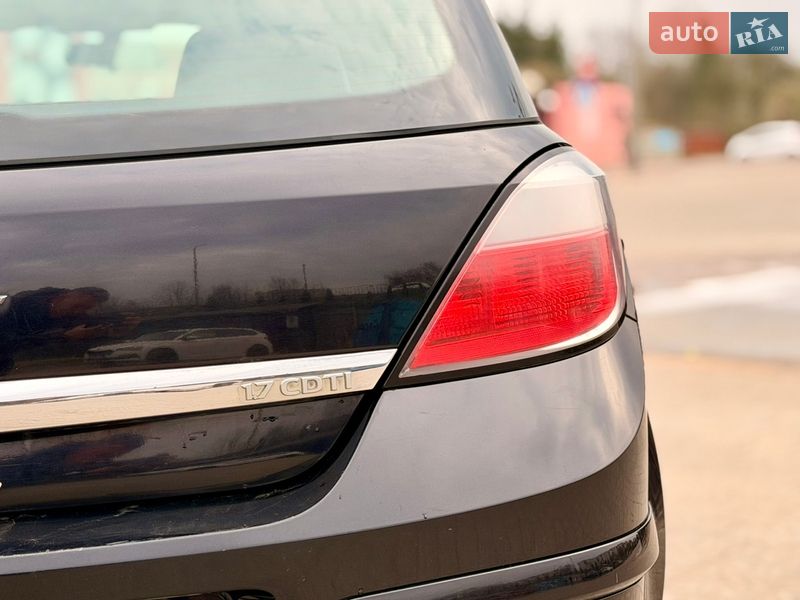 Хэтчбек Opel Astra 2004 в Дрогобыче