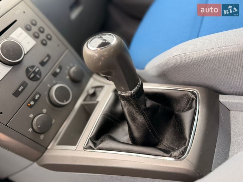 Хэтчбек Opel Astra 2004 в Дрогобыче