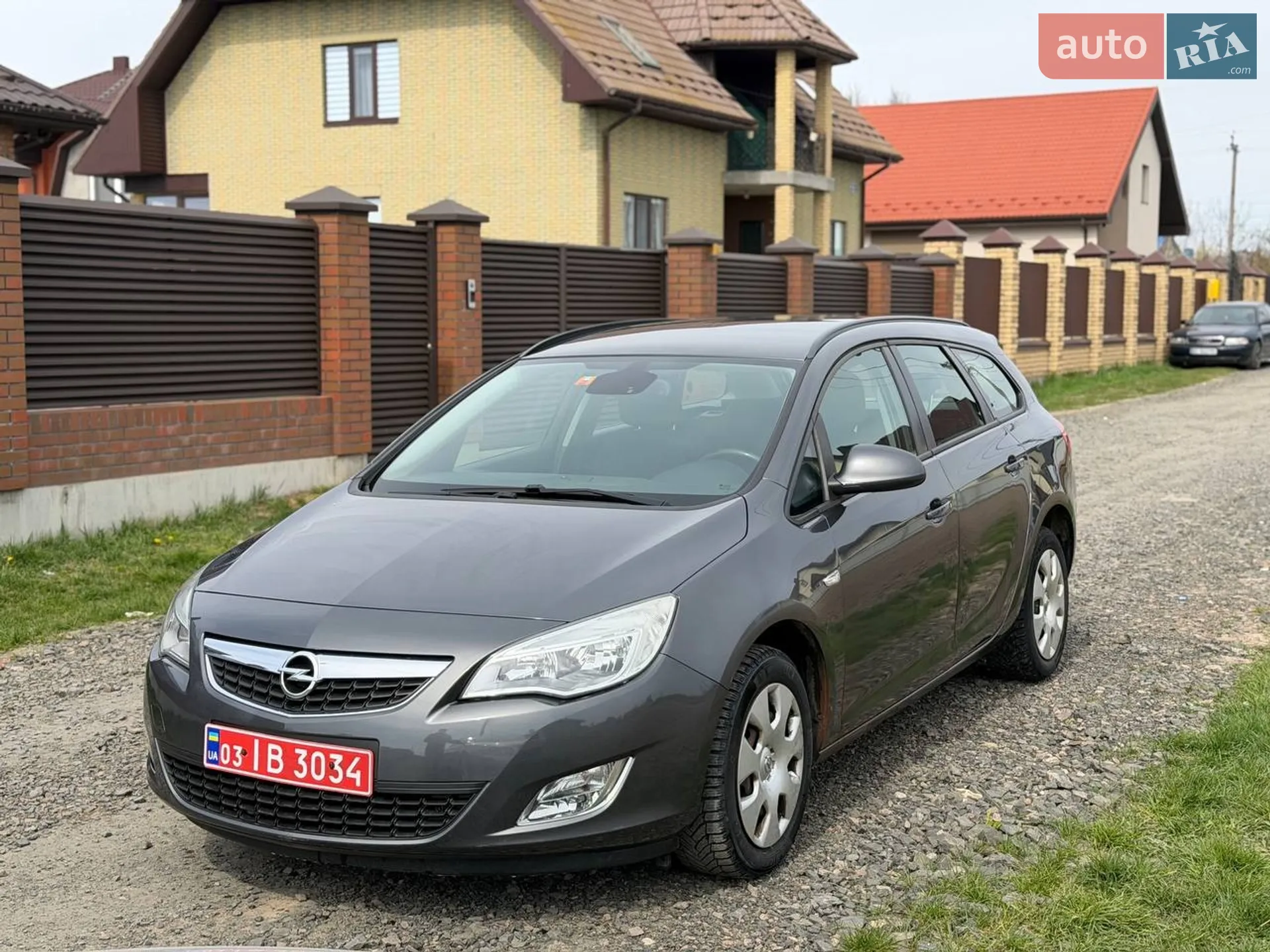 2011 Opel Astra - фото 1