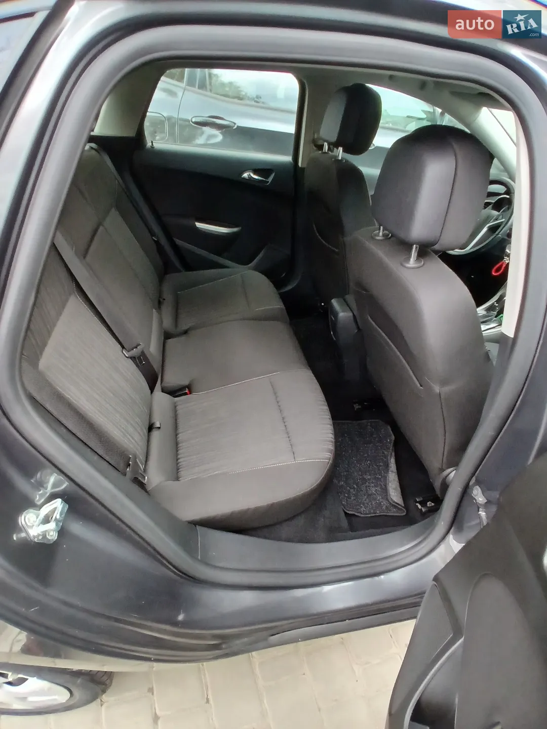 2011 Opel Astra - мініатюра 8
