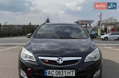 Універсал Opel Astra 2011 в Луцьку