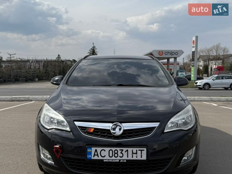 Opel Astra 2011