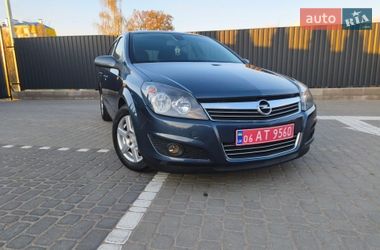 Хэтчбек Opel Astra 2008 в Коростене