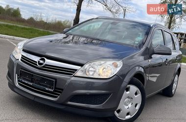 Універсал Opel Astra 2010 в Луцьку