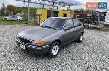 Седан Opel Astra 1992 в Хотині