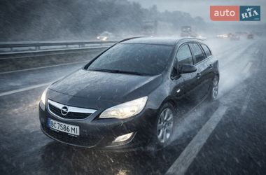 Універсал Opel Astra 2010 в Шептицькому