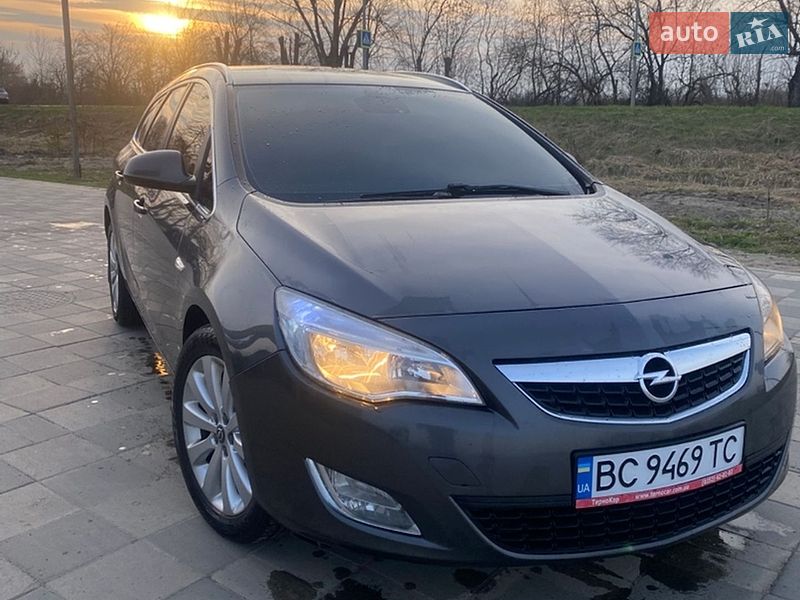 Opel Astra 2011