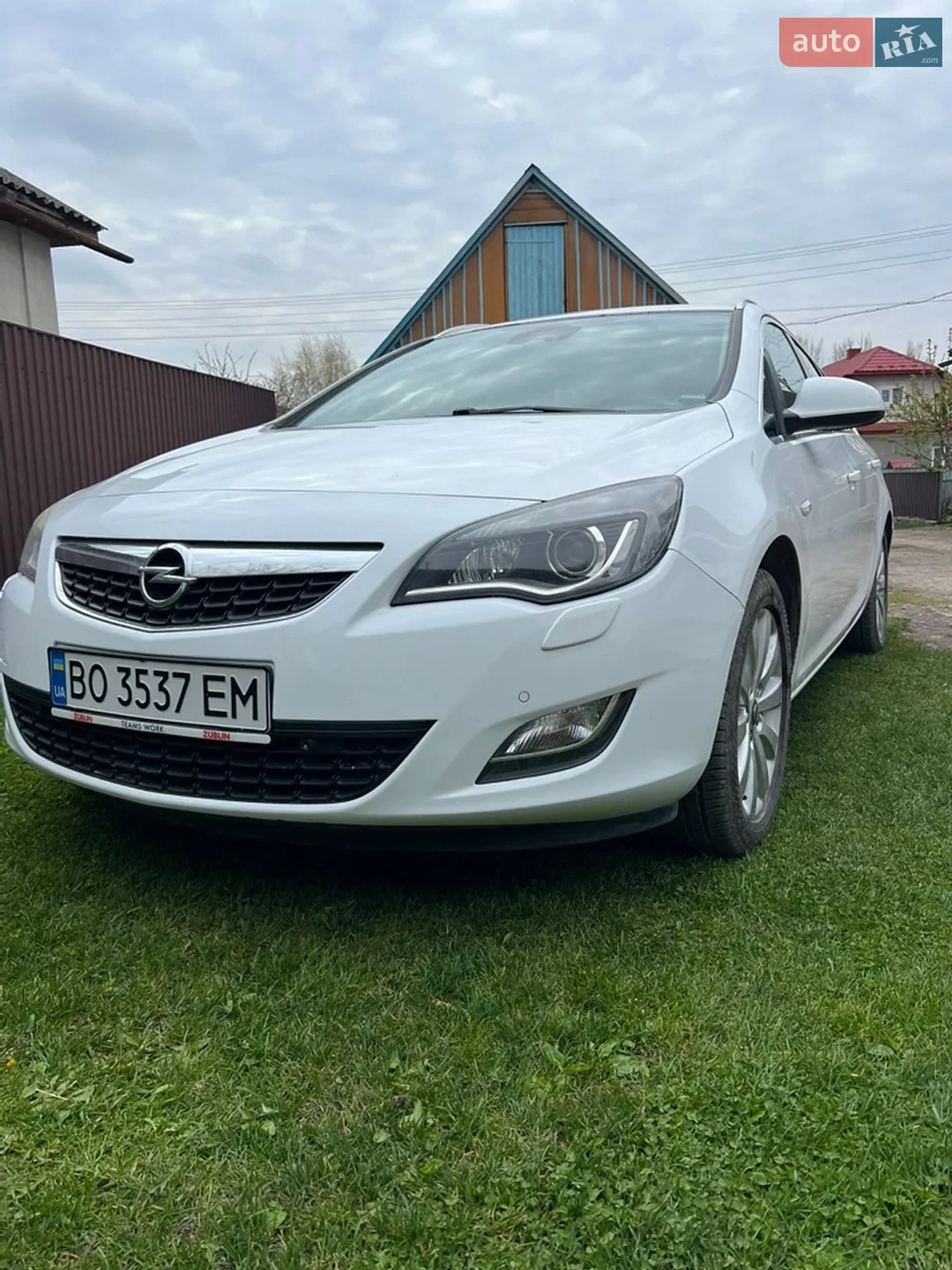 2011 Opel Astra - фото 1