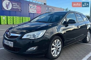 Універсал Opel Astra 2012 в Нововолинську