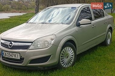 Седан Opel Astra 2008 в Первомайске