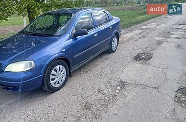 Седан Opel Astra 2008 в Хотині