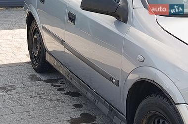 Седан Opel Astra 2002 в Довбыше