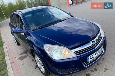 Универсал Opel Astra 2008 в Нововолынске