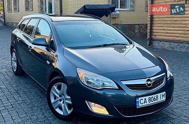 Универсал Opel Astra 2011 в Умани