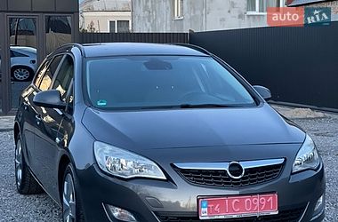 Універсал Opel Astra 2011 в Старокостянтинові
