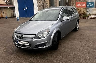 Універсал Opel Astra 2010 в Києві