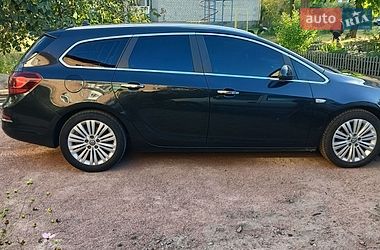 Универсал Opel Astra 2012 в Житомире