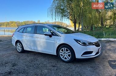 Универсал Opel Astra 2018 в Ватутино