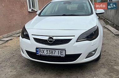 Універсал Opel Astra 2011 в Шепетівці