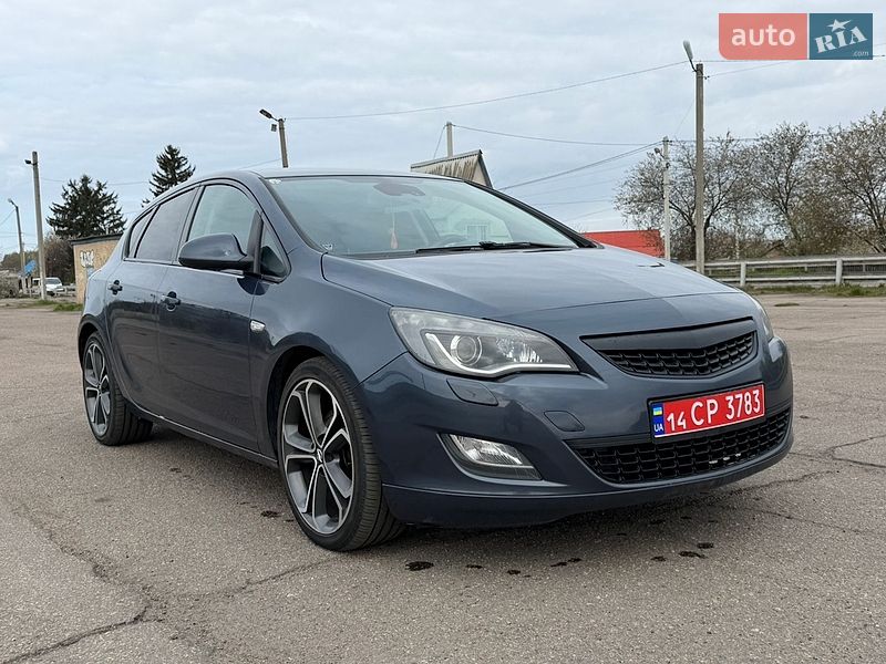 Хэтчбек Opel Astra 2009 в Попельне